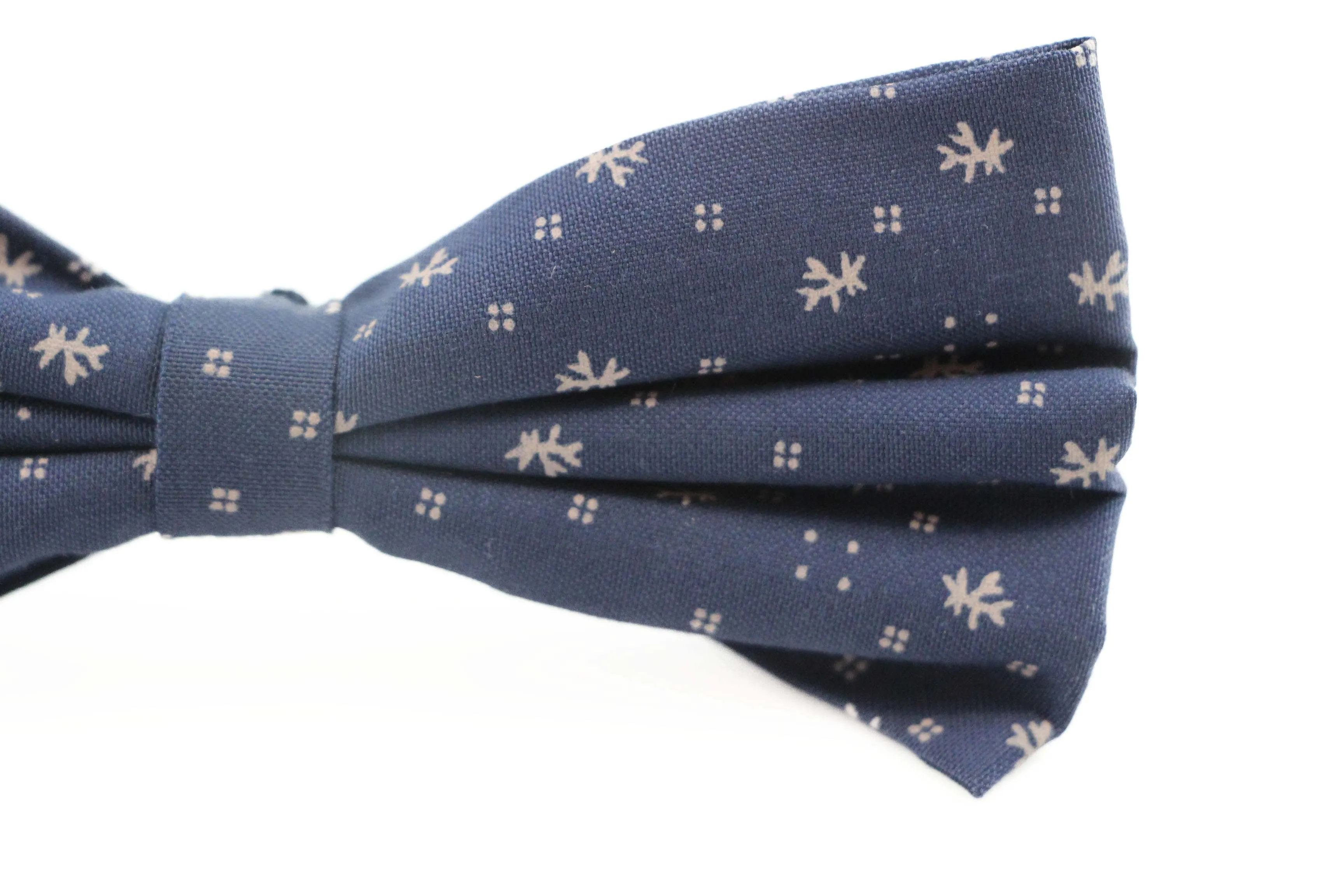 Mens Navy Preppy Leaf & Dots Patterned Cotton Bow Tie