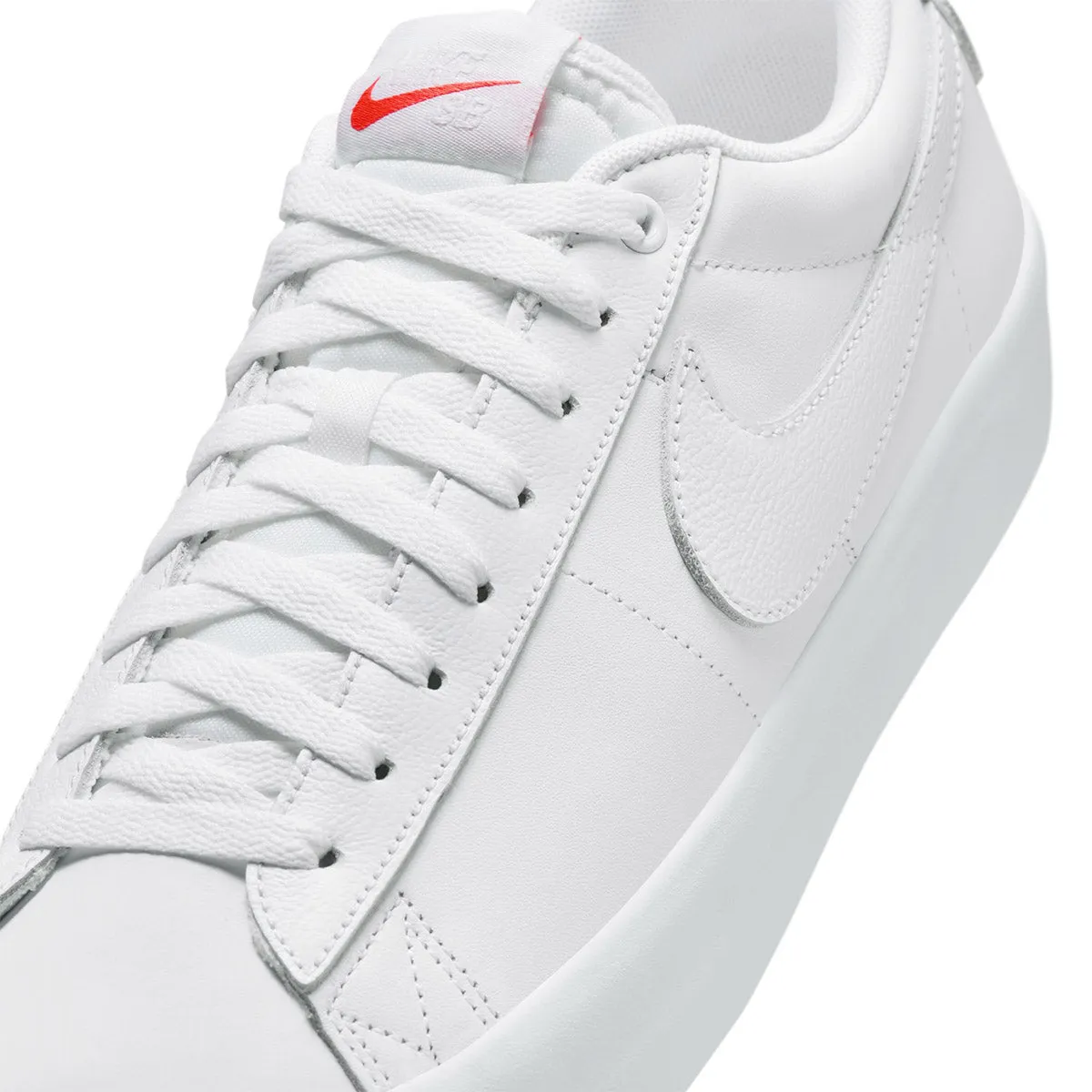 Nike SB - Blazer Low Pro GT ISO Shoes Triple White