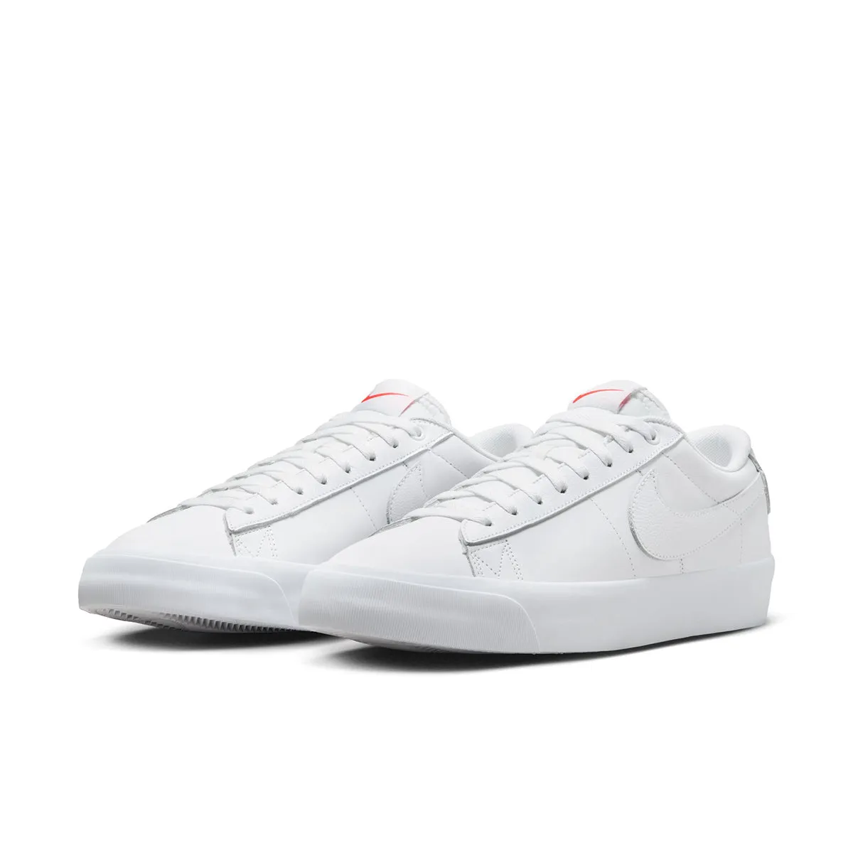 Nike SB - Blazer Low Pro GT ISO Shoes Triple White