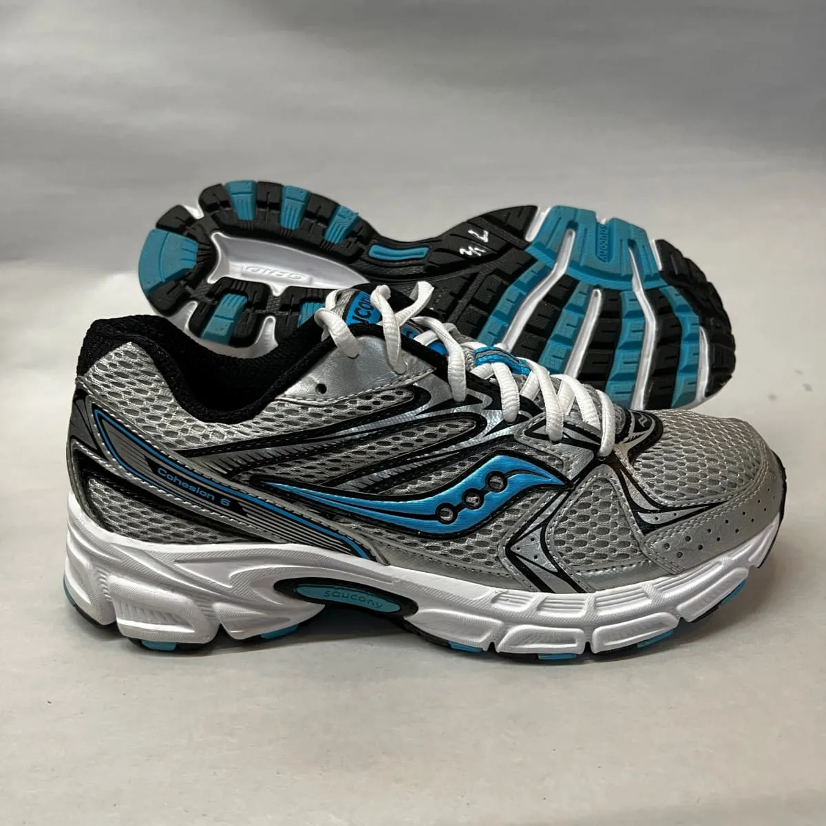 SAUCONY Women's Grid Cohesion 6 -Silver/ Lt. Blue- Running Shoe -Preowned