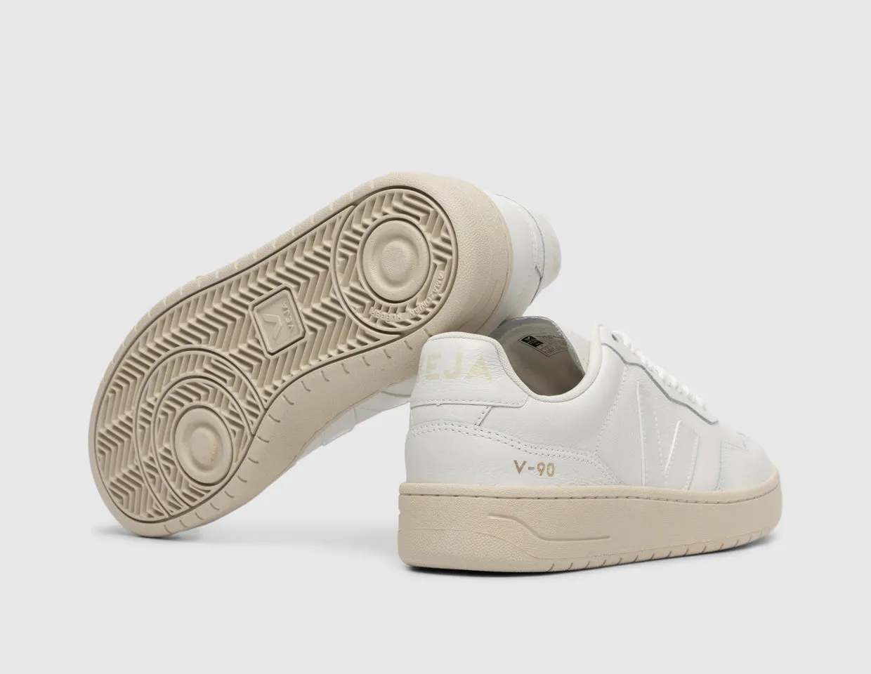 VEJA Women's V-90 / Extra White