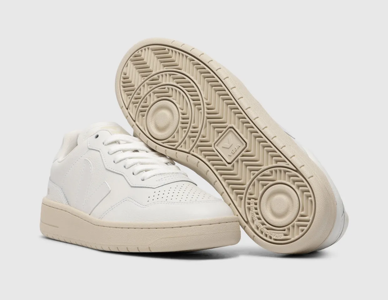 VEJA Women's V-90 / Extra White